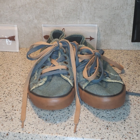 3/$30🌻EVOS Shoes - Picture 4 of 4